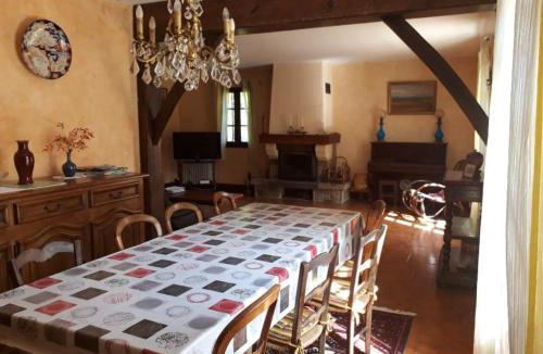 La Fagette House | Maison spacieuse au Bugue avec jardin et equipements sportifs