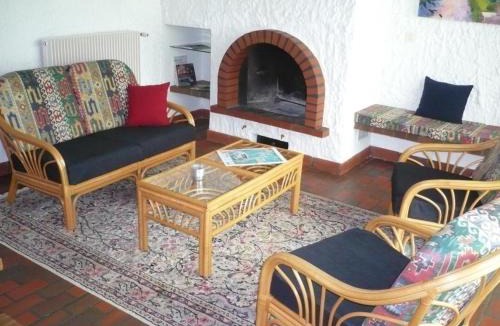 Renaison House | Maison spacieuse avec jardin et cheminée à Renaison - FR-1-496-110