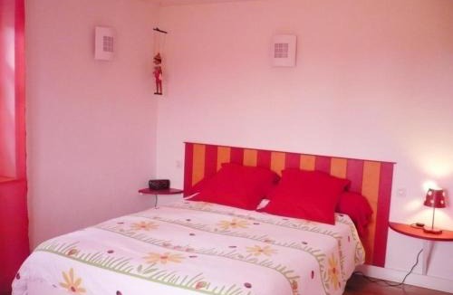 Renaison House | Maison spacieuse avec jardin et cheminée à Renaison - FR-1-496-110