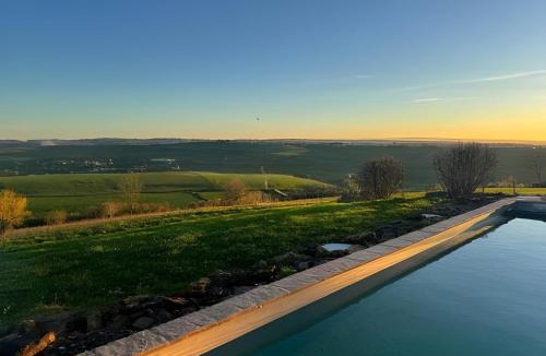 Saint-Julien-de-Civry House | Maison Stirling - 8pers - Piscine