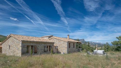 Laragne-Monteglin House | Maison Time-out