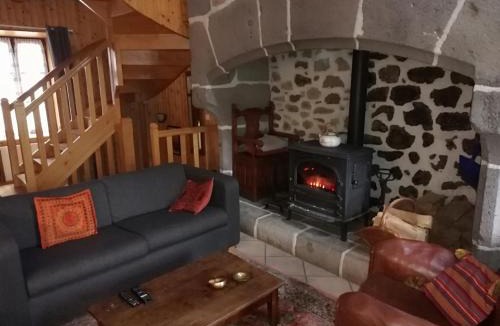 Peyrusse House | Maison typique pleine de charme Peyrusse Cantal