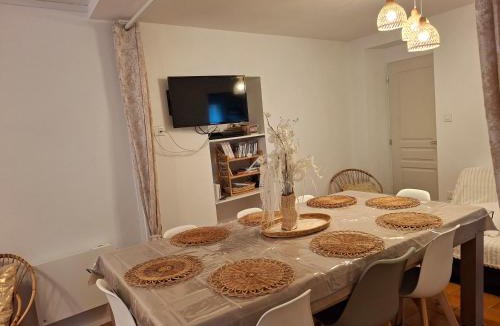 Saint-Cyran-du-Jambot House | maison village 3 chambres 30 minutes du zoo de beauval