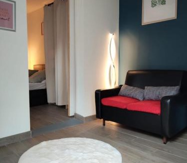Creuzier-le-Vieux Ski Chalet | Maisonnette avec Jardin, Piscine, Netflix