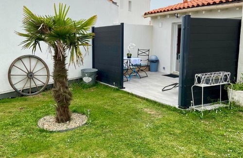 Rochefort House | Maisonnette cosy au calme, local velos, terrasse jardin
