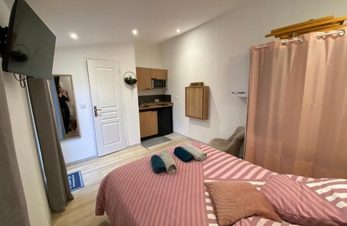 Rochefort House | Maisonnette cosy au calme, local velos, terrasse jardin