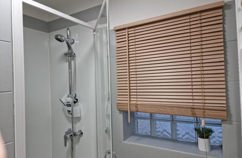 Surgeres Apartment | Maisonnette design Le Cosy - Marché à 3mn à pied - Parking gratuit à 50m - Amazon Prime -