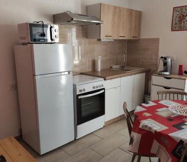 Cosne-Cours-sur-Loire House | Maisonnette rénovée proche du centre ville