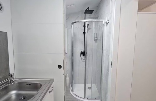 Drancy Centre House | Maisonnette Grande Hauteur Near Paris & Stade De France