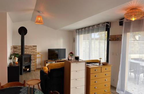 Crecy-la-Chapelle House | Maisonnette Migahome