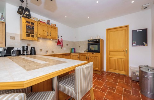 Florimont-Gaumier House | Malsac is a spacious holiday home with large garden and private swimming pool