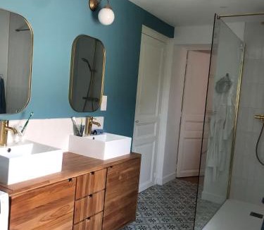 Flore Bed & Breakfast | Mancelle Origami