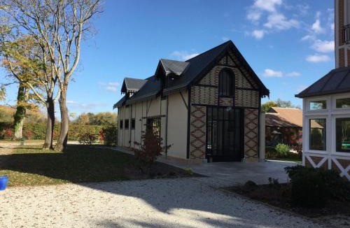 Yvre-l'Eveque Bed & Breakfast | Manoir des Logis
