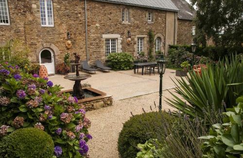 Taupont House | Manoir Desnachez