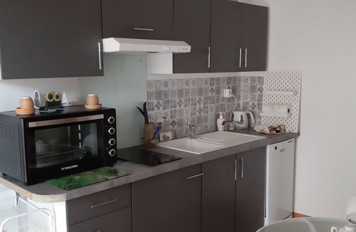 Les Martres-d'Artiere House | Marie and Marcel will welcome you in their small house with garden