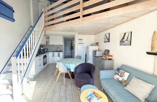 Le Port Apartment | Marina CANET appart. 4/7 persons - balcony and tropézienne - 2 bathrooms - WI-FI