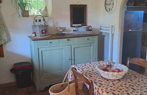 La Vernarede House | Mas Cevenol with Jacuzzi in the Cevennes