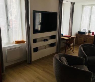 Chasnay Bed & Breakfast | Master Bedroom3 chambre privative