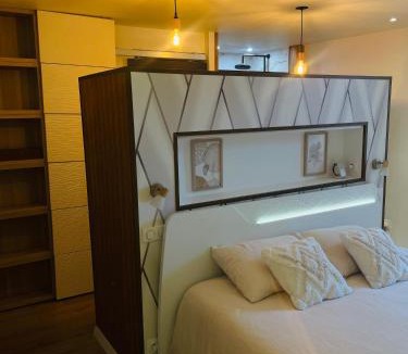 Chasnay Bed & Breakfast | Master Bedroom3 chambre privative