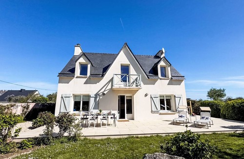 Brignogan-Plage House | Mechou Men Bras by Interhome