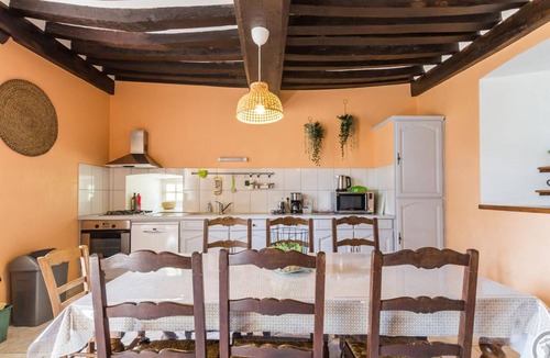 Bricquebosq Cottage | Medieval castle for a historic stay in Bricquebosq