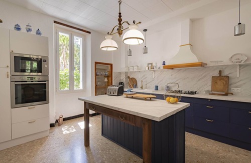 Treilles Apartment | "Mediterranean" Room with Shared Terrace, Wi-Fi, and Air Conditioning