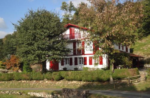 Uhart-Cize House | Mendi beheria