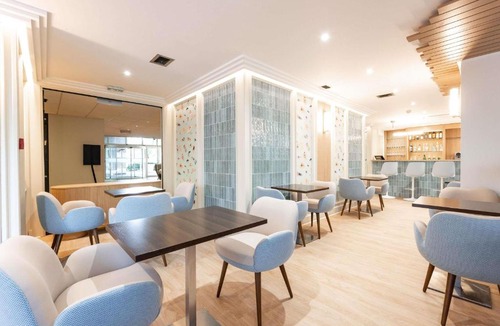 Quartier Capuche-Allies Hotel | Mercure Grenoble Centre Porte des Alpes