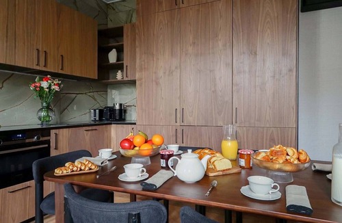 Neuilly-sur-Seine Apartment | Merveil - Signature Suite - Champs Elysees - Dulud I