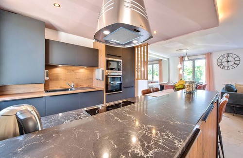 Villeneuve-le-Comte House | MickeyRelax Luxury Spa Villa near Disneyland Paris