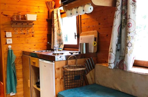 Milly-la-Foret House | Millygite Chalet-on-wheels by the river