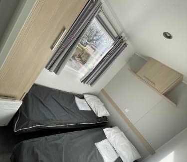 Ebreuil Other | Mobil-home 2 chambres côté rivière