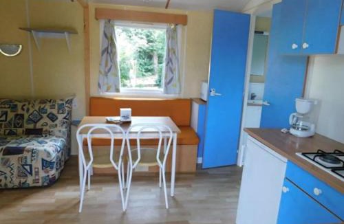 Guegon Other | Mobil-home avec terrasse pour 4 personnes - API-1-52-663