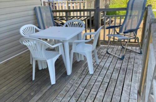 Banes Other | Mobil home confortable avec terrasse pour 4 personnes - API-1-52-583
