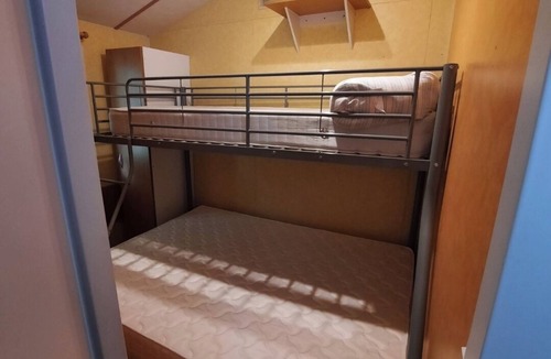 Besse-en-Chandesse House | Mobile homes for up to 7 people