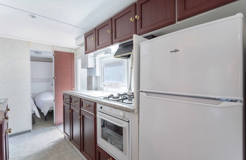 Plage d'Argeles House | Mobile Home at Camping Le Front De Mer – Excludes Camping Fees – Shared Pool & Air Conditioning