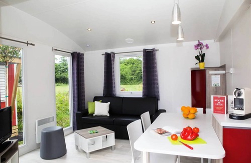 Clohars-Fouesnant House | Mobile Home | Classic | 2 Bedrooms | 4 People | Roof Terrace | TV