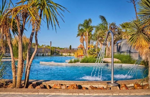 Torreilles-Plage House | Mobile Home | Classic | 2 Bedrooms | 4 People | Raised Deck | TV