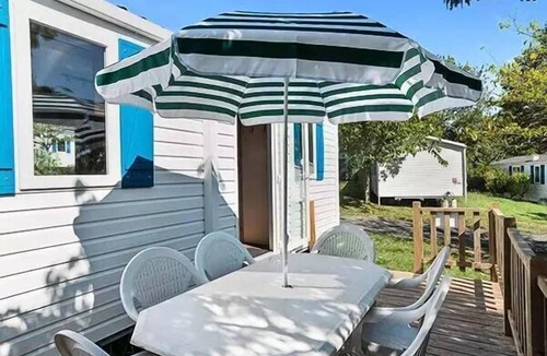 Vic-sur-Aisne House | Mobile Home | Comfort | 2 Bedrooms | 4–6 people | Raised, uncovered patio | TV