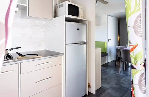 Combrit House | Mobile Home | Comfort | 2 Bedrooms | 6 Guests | Raised, Uncovered Deck