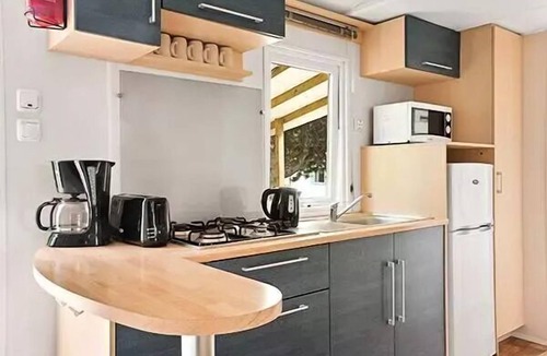 Trogues House | Mobile Home | Comfort | 2 Bedrooms | 4–6 people | Raised Deck | A/C