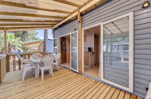 Locunole House | Mobile Home | Comfort | 2 Bedrooms | 4–6 people | Raised Deck | A/C