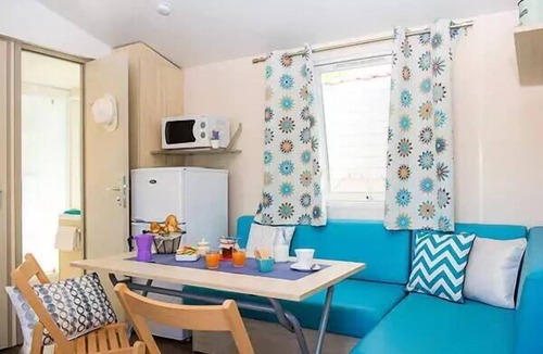 Pommeuse House | Mobile Home | Comfort | 2 Bedrooms | 4–6 people | Raised, uncovered patio | A/C