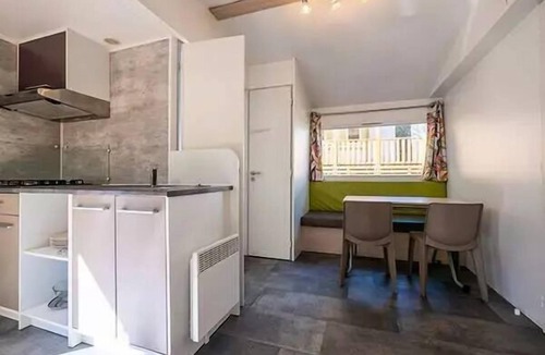 Pommeuse House | Mobile-home | Comfort | 2 Bedrooms | 4 persons | Raised terrace