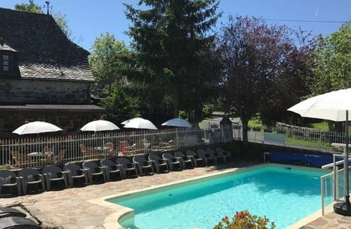 Banes House | Mobile home for 5 with terrace in Argences-en-Aubrac