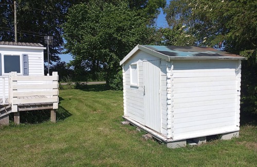 Plounevezel House | Mobile Home “Home” with Private Terrace