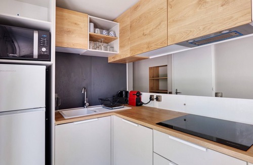 Greffeil House | Mobile Home in a Peaceful Green Setting
