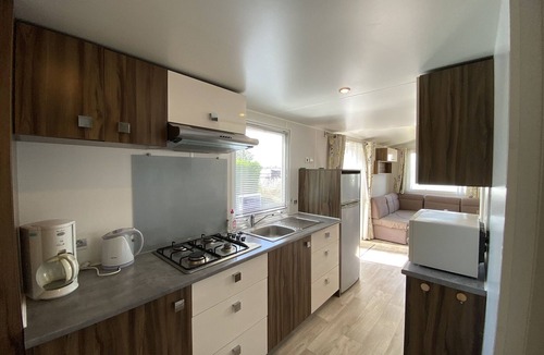 Fouras House | Mobile Home Near North Beach, 2BR, Terrace, TV, Ideal for 4