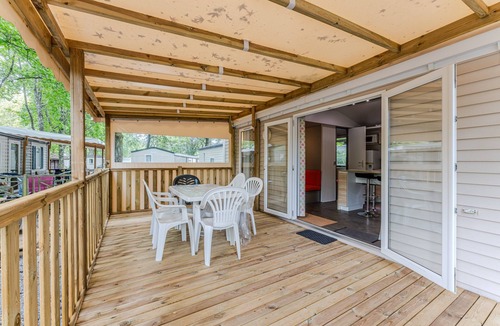 Aureilhan RV Rental | Mobile Home 'Ohara 2 Bedrooms' with Shared Pool, Private Terrace, and Air Conditioning