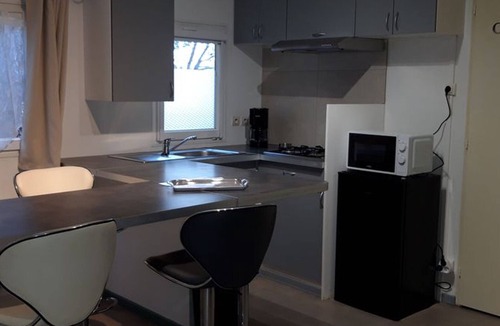 Sournia House | Mobile Home with Jacuzzi for 4 People and Terrace